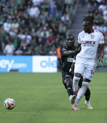 Kocaelispor ve Samsunspor Karşılaşması: İlk Yarıda Umut Veren Performanslar