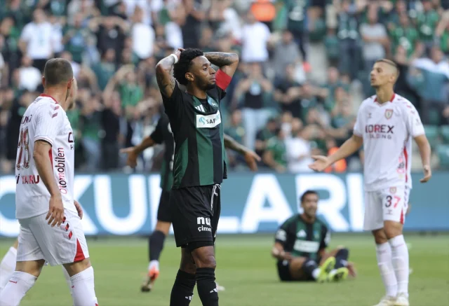 Kocaelispor ve Samsunspor Karşılaşması: İlk Yarıda Umut Veren Performanslar