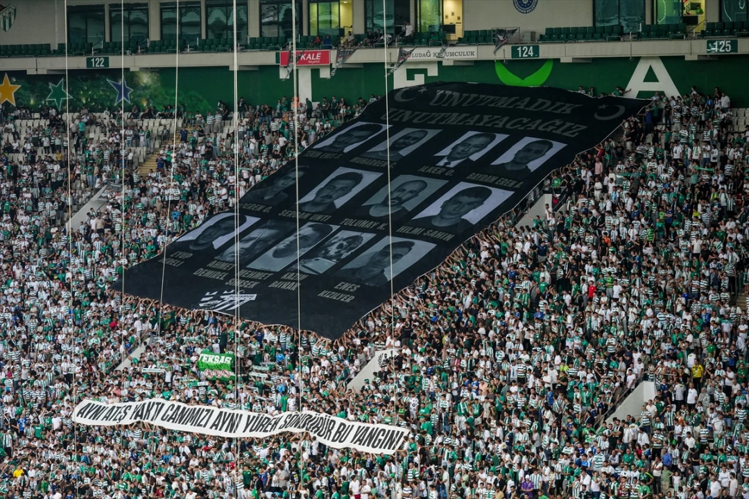 Bursaspor ve Eskişehirspor'dan Anlamlı Karşılaşma: Doğa İçin Tek Yürek