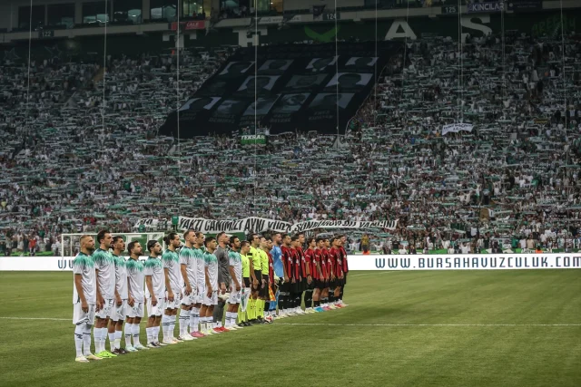 Bursaspor ve Eskişehirspor'dan Anlamlı Karşılaşma: Doğa İçin Tek Yürek