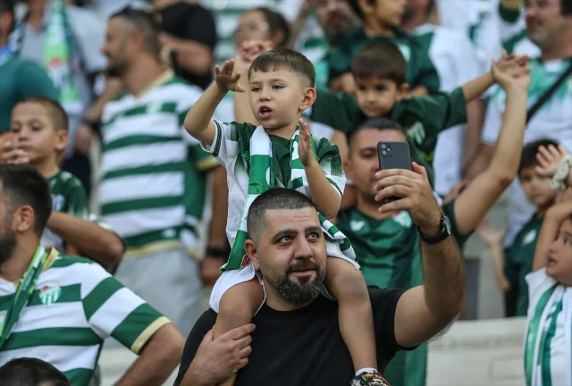 Bursaspor ve Eskişehirspor'dan Anlamlı Karşılaşma: Doğa İçin Tek Yürek