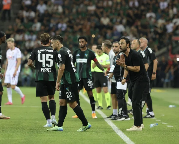 Kocaelispor ve Samsunspor Karşılaşması: İlk Yarıda Umut Veren Performanslar