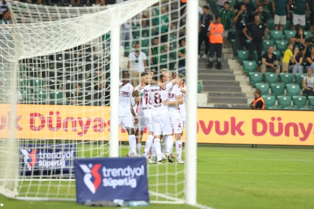 Kocaelispor ve Samsunspor Karşılaşması: İlk Yarıda Umut Veren Performanslar