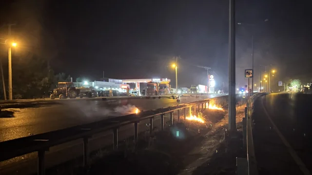 Samsun'da Dev Yangın: Kimyasal Yüklü Tır Yolda Alev Aldı