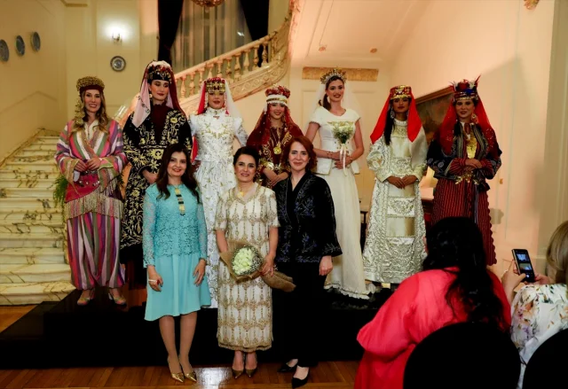 Kahire'deki Türk Düğünü Gösterisi Gazze İçin Umut Olacak