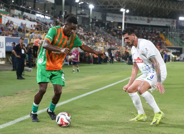 Alanyaspor ve Çaykur Rizespor'dan Gol Sessizliği: Heyecan Dolu Anlar