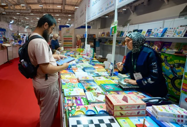 İstanbul'da Arapça Kitap Fuarı'na Beklenmedik İlgi