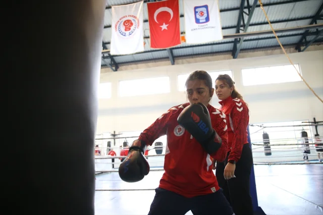 Simge Bekler Avrupa'da Zirveye Oynuyor: Altın Madalya Heyecanı