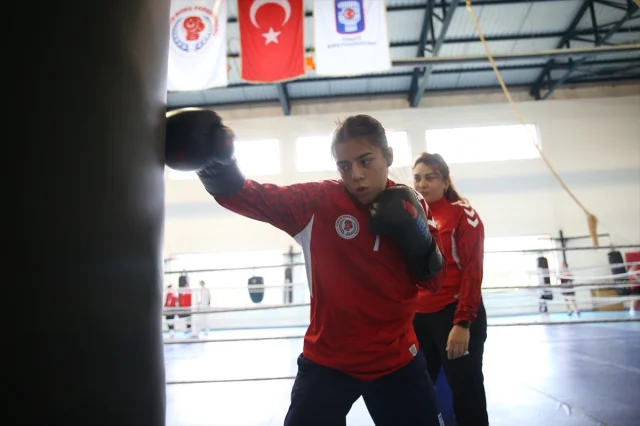 Simge Bekler Avrupa'da Zirveye Oynuyor: Altın Madalya Heyecanı