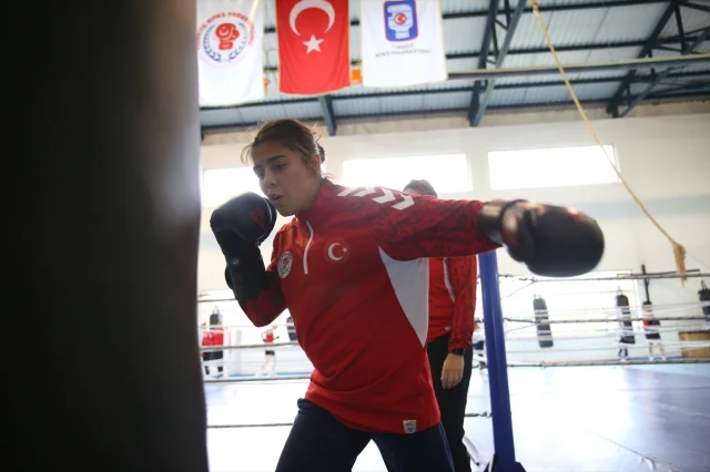 Simge Bekler Avrupa'da Zirveye Oynuyor: Altın Madalya Heyecanı