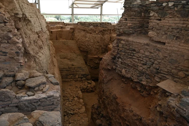 Tarih Kokusu Sardes'te Lidya Kalıntıları Açılıyor