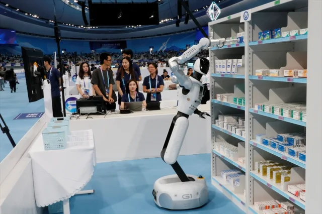 Çin'de İnsansı Robotların Mücadele Dolu Oyunları Tamamlandı