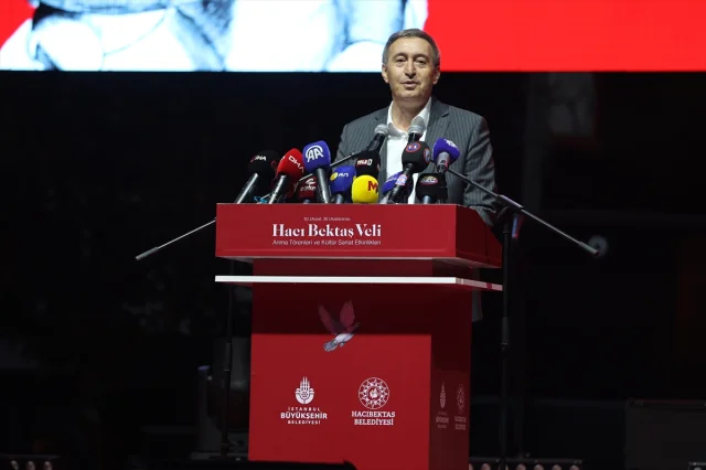 Özgür Özel'in Hacı Bektaş Veli'den İlham Alarak Verdiği Mesajlar Dikkat Çekti