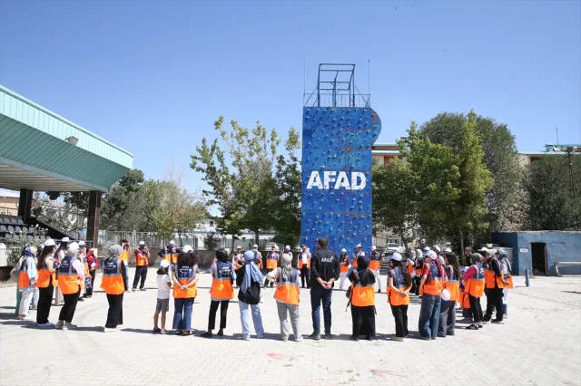 Van'da AFAD Gönüllüleri Bir Araya Geldi
