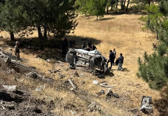 Elazığ'da Şarampole Devrilen Araç Korkutucu Anlar Yaşattı