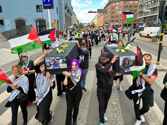 İsveç'te İsrail'in Filistin'e Yönelik Saldırıları Büyük Protestoya Sahne Oldu