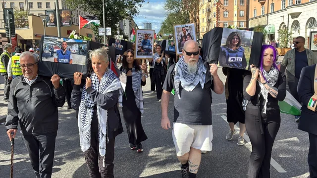 İsveç'te İsrail'in Filistin'e Yönelik Saldırıları Büyük Protestoya Sahne Oldu