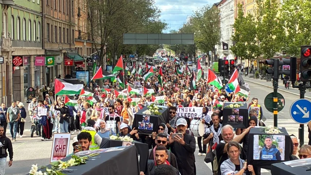 İsveç'te İsrail'in Filistin'e Yönelik Saldırıları Büyük Protestoya Sahne Oldu