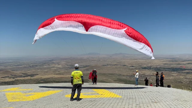 Aksaray Gökyüzünde: Yamaç Paraşütü Dünya Kupası'nda Heyecan Dorukta