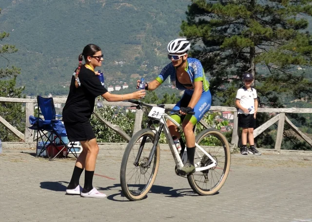 Yenice Kupası Dağ Bisikleti Yarışı Adrenalin Dolu Anlara Sahne Oldu