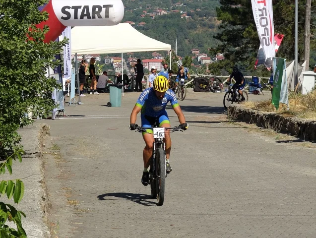 Yenice Kupası Dağ Bisikleti Yarışı Adrenalin Dolu Anlara Sahne Oldu
