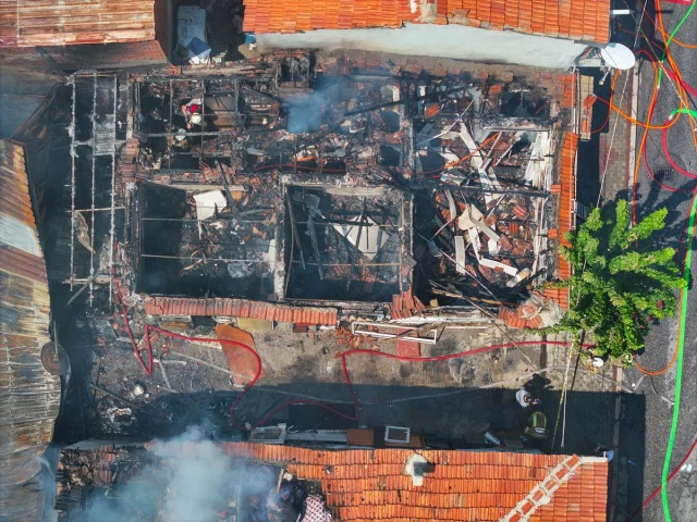 İzmir'de Korkutan Yangın: Mahalle Sakinleri Neler Yaşadı
