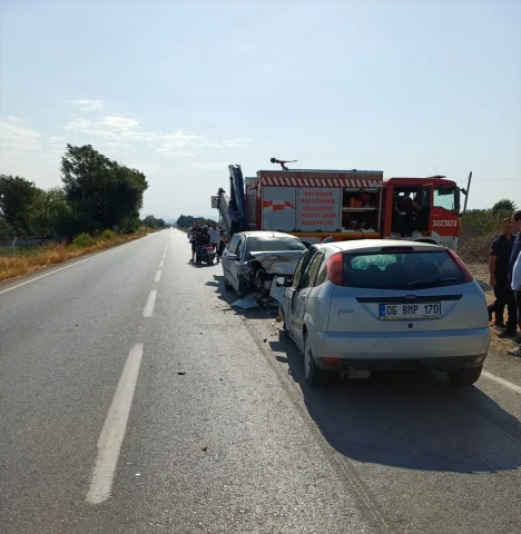 Balıkesir'de Trafik Faciası: Genç Kadın Hayatını Kaybetti