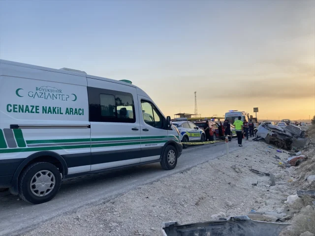 Gaziantep'te Vahim Trafik Kazası Can Aldı