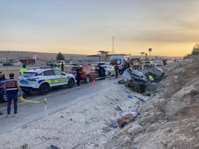 Gaziantep'te Vahim Trafik Kazası Can Aldı