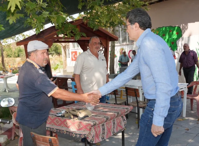 Büyük Depremin Ardından CHP Heyeti Bölgeyi Ziyaret Etti
