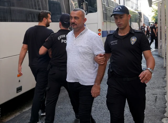 İBB'deki Yolsuzluk Soruşturmasında Adliye Süreci Başladı
