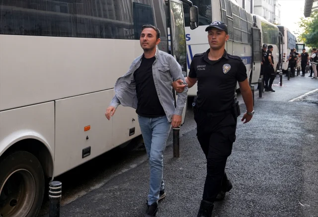 İBB'deki Yolsuzluk Soruşturmasında Adliye Süreci Başladı