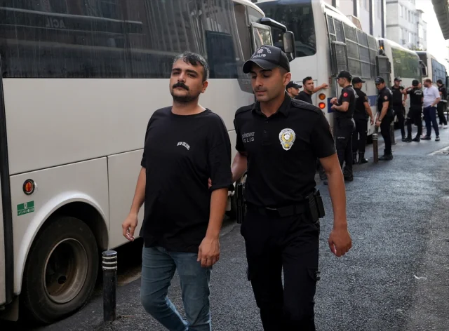 İBB'deki Yolsuzluk Soruşturmasında Adliye Süreci Başladı