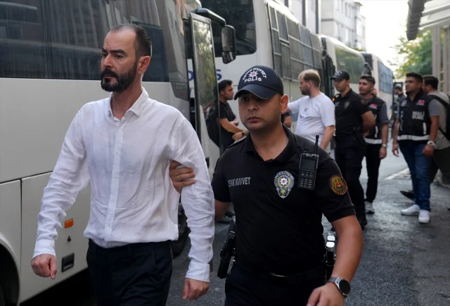 İBB'deki Yolsuzluk Soruşturmasında Adliye Süreci Başladı
