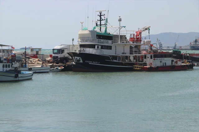 Tekirdağ'da Balıkçılar Poyraz Nedeniyle Limanda Bekliyor