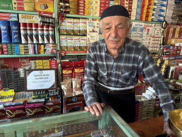 Ardahan'da Raf Düzeniyle Dikkat Çeken Bakkala Ödül Sürprizi