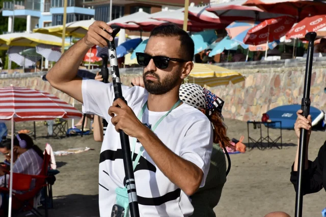 Karadeniz'in Gizemli Dalgalarının Yeni Yıldızı: Kürek Sörfü