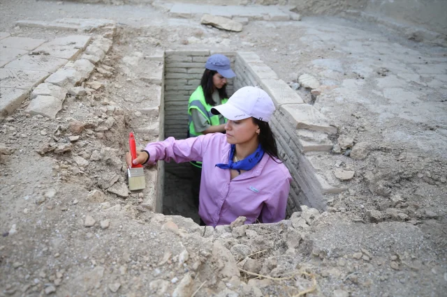 Antik Mezarlarda Keşfedilen Gizem Roma Dönemine Işık Tutuyor
