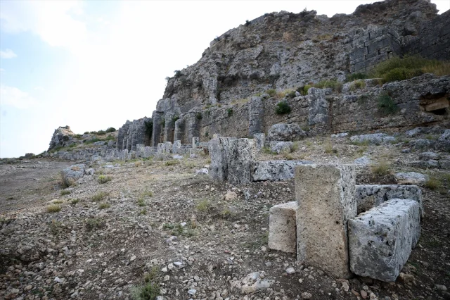 Antik Mezarlarda Keşfedilen Gizem Roma Dönemine Işık Tutuyor