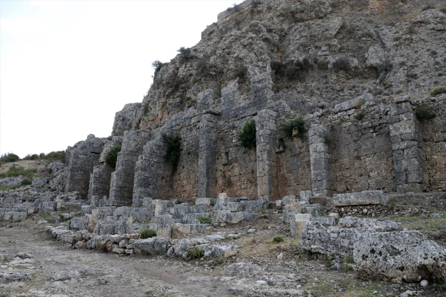 Antik Mezarlarda Keşfedilen Gizem Roma Dönemine Işık Tutuyor