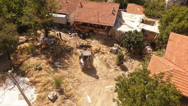 Burdur'daki Evi Temizlik Ekipleri Hayrete Düşürdü