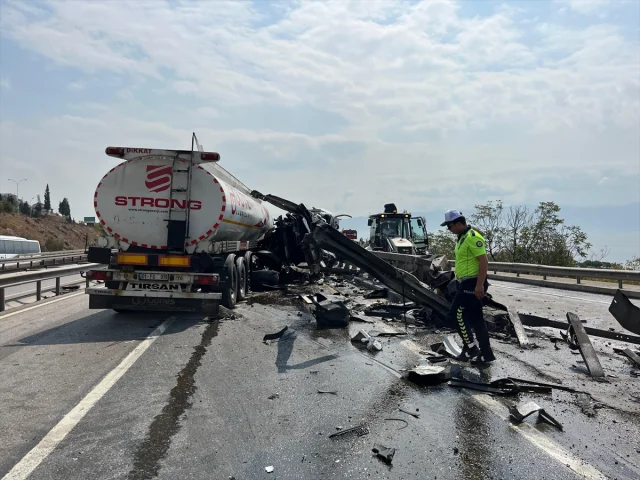 Kocaeli'de Tanker Kazası Büyük Panik Yarattı