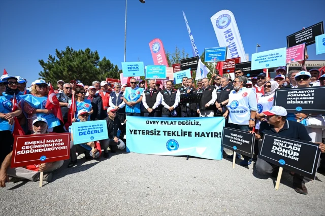 Türkiye Kamu-Sen'in İş Bırakma Kararı: Talepler ve Beklentiler