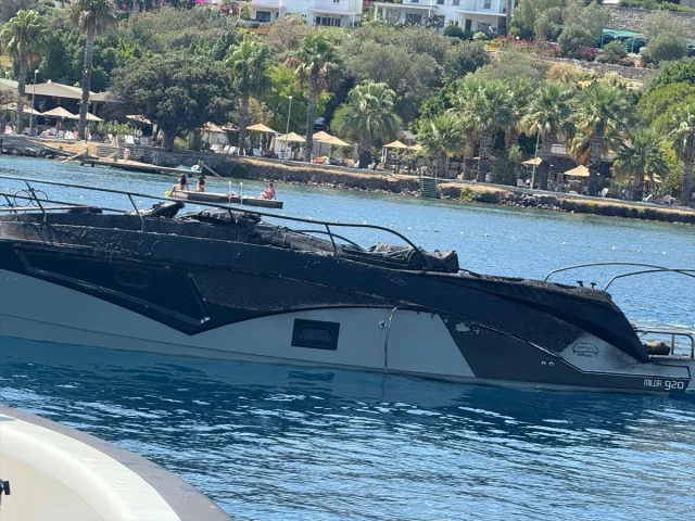 Bodrum'da Teknede Çıkan Yangın Panik Yarattı