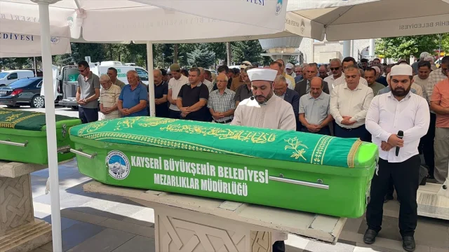 Kayseri'de Karbonmonoksit Trajedisi: Genç Çift İçin Gözyaşları Arasında Veda