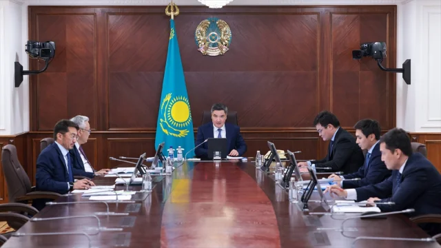 Kazakistan Dijital Devrime Hazırlanıyor: Devlet Memurlarına...