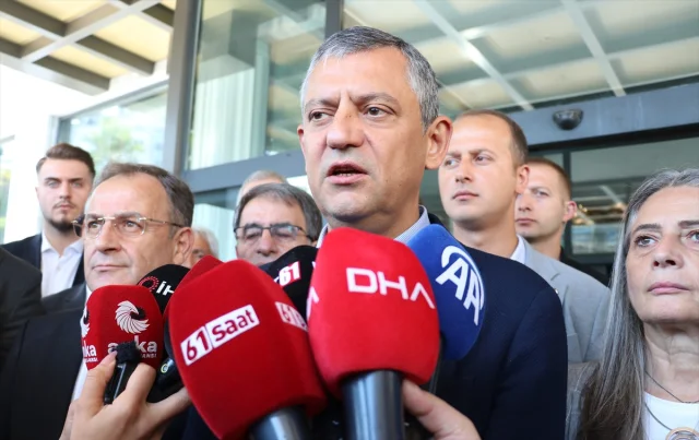 CHP Lideri Özgür Özel'den Trabzon'a Duygusal Ziyaret