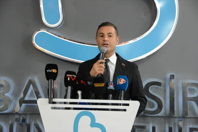 Sındırgı Depreminde Ahmet Akın'ın Hamlesi Şaşırtıyor