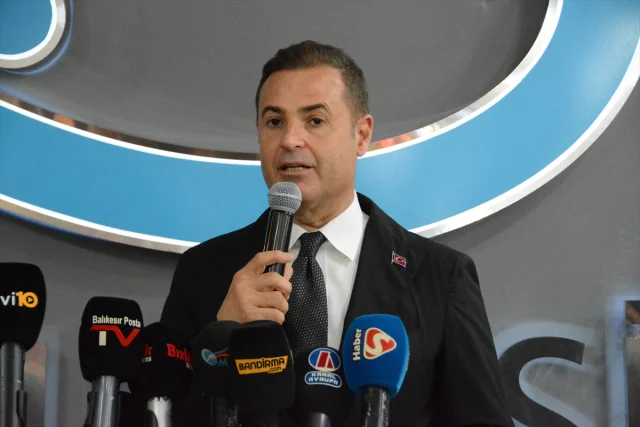 Sındırgı Depreminde Ahmet Akın'ın Hamlesi Şaşırtıyor