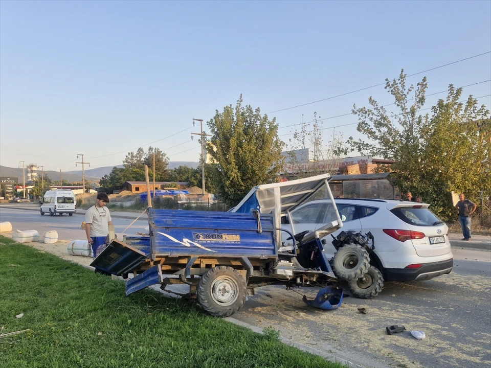 Tokat'ta Korkutan Kaza: Tarım Aracı ve Cip Çarpıştı